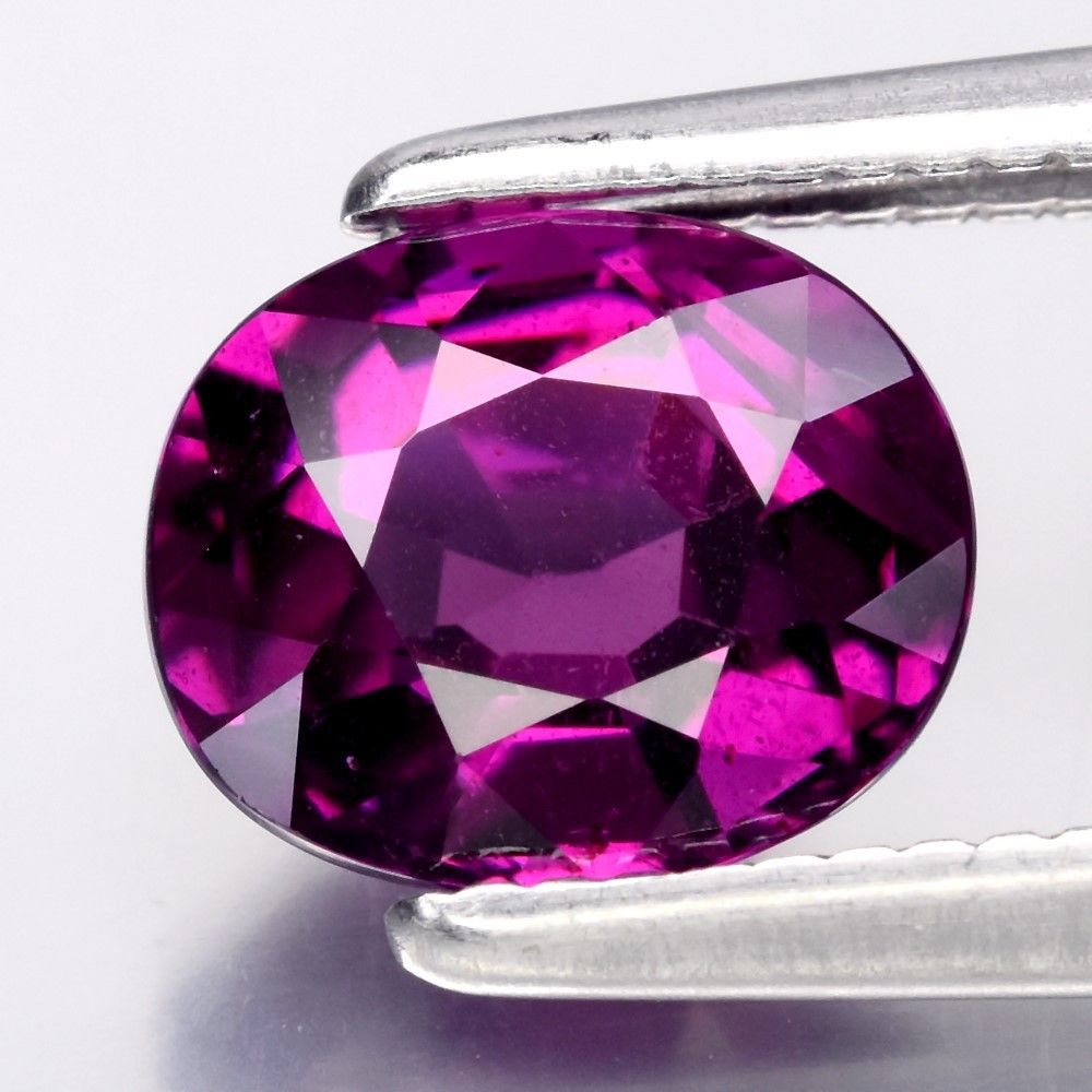 1.37CT GARNET UNHEATED