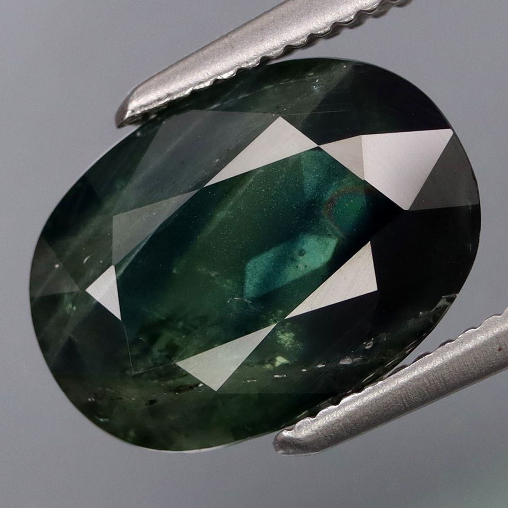 3.67CT SAPPHIRE HEATED