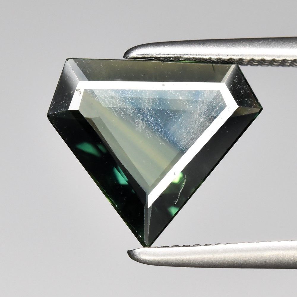 1.22CT SAPPHIRE UNHEATED